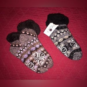 Brand new cushy slipper socks size 4-10